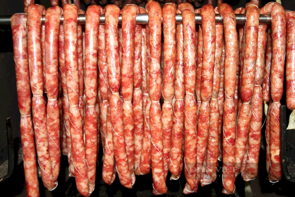 Lạp xưởng gác bếp